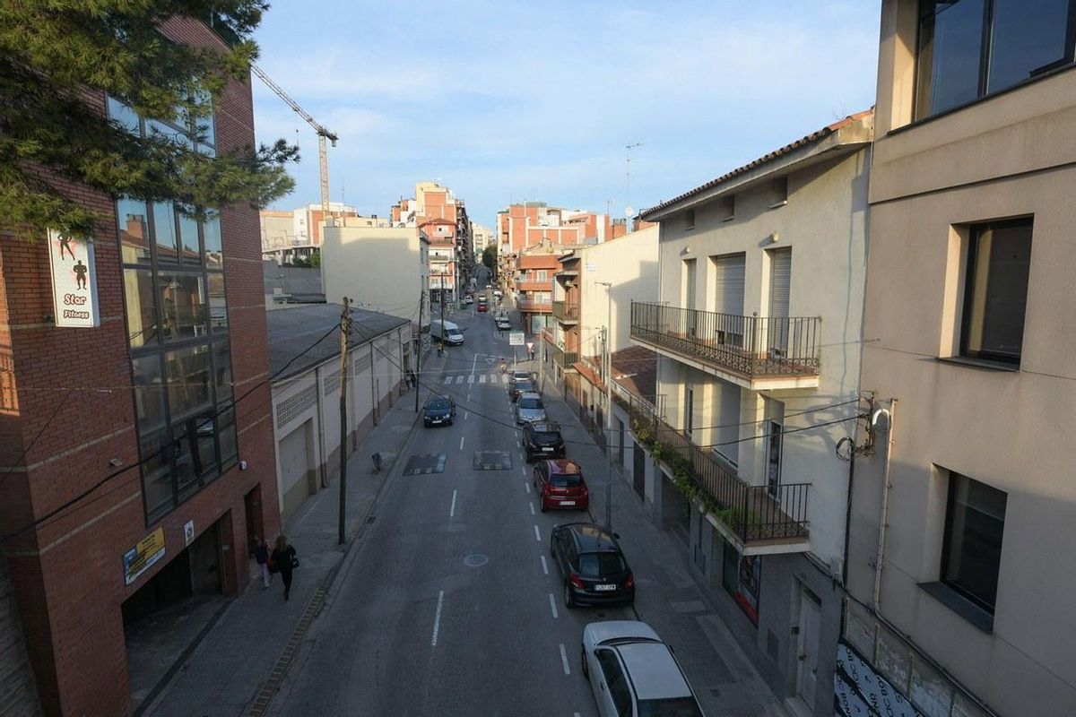 L’Ajuntament de Rubí denuncia «la passivitat» d’Endesa per retirar un cablatge aeri L’Ajuntament de Rubí denuncia «la passivitat» d’Endesa per retirar un cablatge aeri