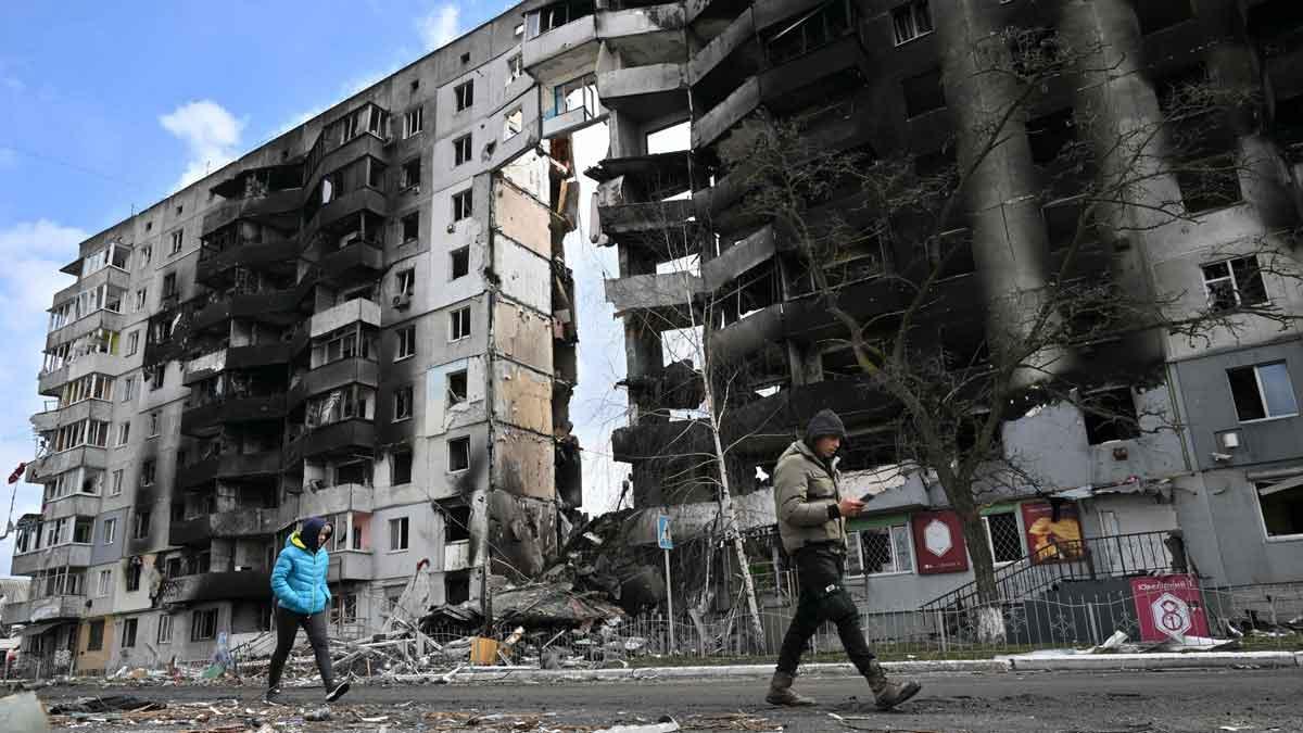 Imatges gegants d’edificis destrossats: la trampa que s’empassa la Rússia de Putin