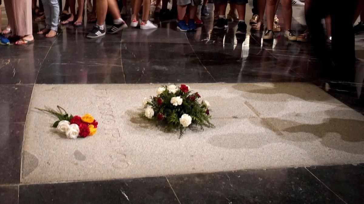Tumba de Francisco Franco en el Valle de los Caídos. Tumba de Francisco Franco en el Valle de los Caídos.