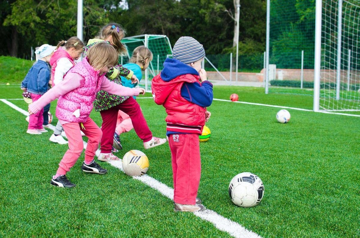 La actividad física mejora el aprendizaje y el rendimiento escolar La actividad física mejora el aprendizaje y el rendimiento escolar