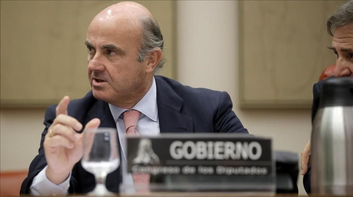 Luis de Guindos, en la Comision de Economía del Congreso de los Diputados. Luis de Guindos, en la Comision de Economía del Congreso de los Diputados.