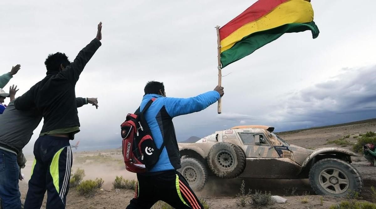 Miles de bolivianos esperan ver pasar el Dakar.2017. Miles de bolivianos esperan ver pasar el Dakar.2017.
