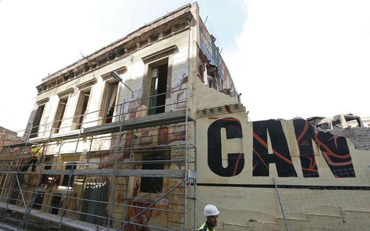 L’edifici de Can Vies, a Sants. L’edifici de Can Vies, a Sants.