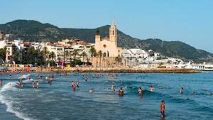 Sitges, villa marinera y cuna del Modernisme, es una de las localidades más bellas de Catalunya. 