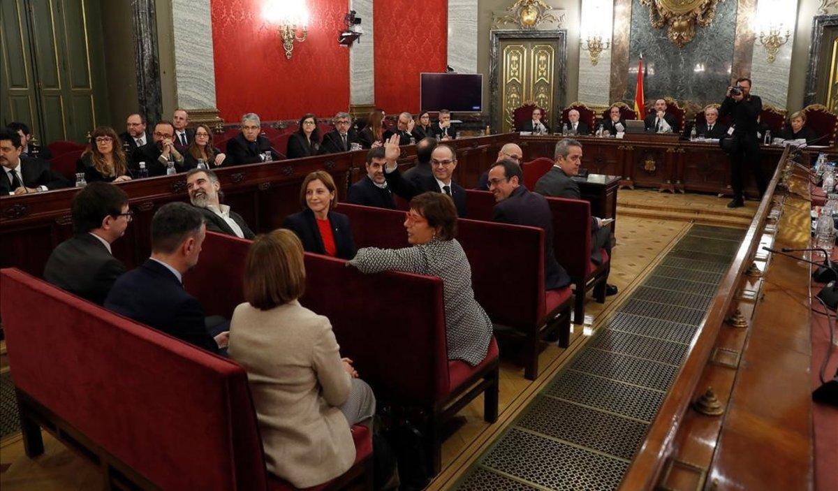 Los acusados del juicio del ’procés’, al inicio de la sesión. Los acusados del juicio del ’procés’, al inicio de la sesión.