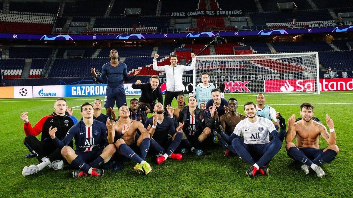 Los jugadores del PSG imitan la celebración de Haaland tras eliminar al Borussia Dortmund en los octavos de la Champions. Los jugadores del PSG imitan la celebración de Haaland tras eliminar al Borussia Dortmund en los octavos de la Champions.