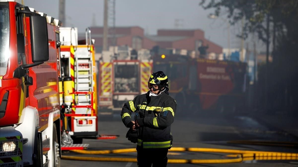 Efectivos del cuerpo de Bomberos de la Comunidad de Madrid Efectivos del cuerpo de Bomberos de la Comunidad de Madrid