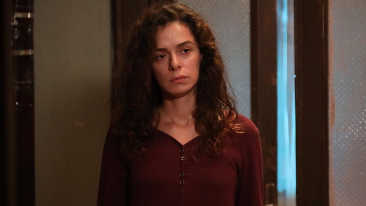 Escena del nuevo capítulo de ’Mujer’. Escena del nuevo capítulo de ’Mujer’.