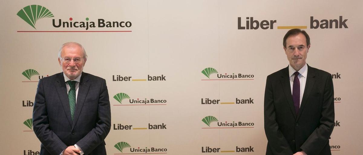 Manuel Azuaga, presidente ejecutivo, y Manuel Menéndez, consejero delegado de la nueva entidad fusionada entre Unicaja y Liberbank. Manuel Azuaga, presidente ejecutivo, y Manuel Menéndez, consejero delegado de la nueva entidad fusionada entre Unicaja y Liberbank.