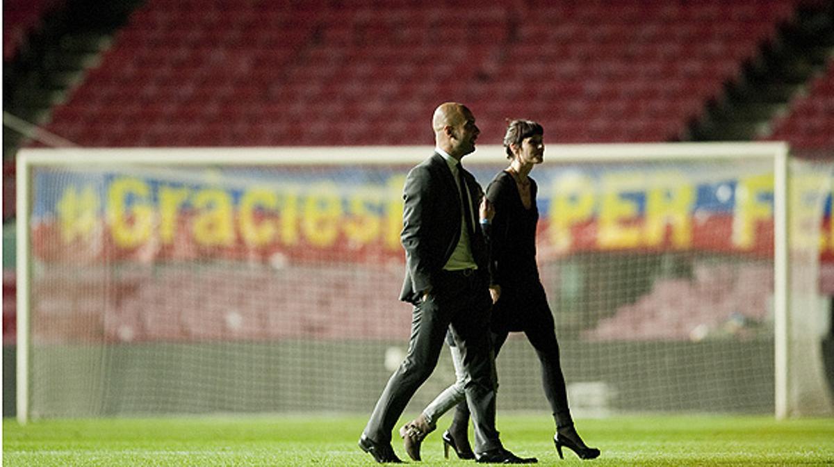 Aquí están las mejores imágenes de la emocionante despedida que ha recibido Pep Guardiola en el Camp Nou.