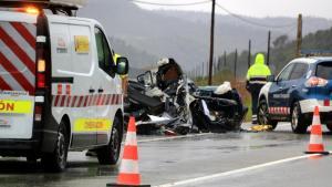 Muere una joven de 23 años en un choque frontal con un camión en Móra dEbre (Tarragona)