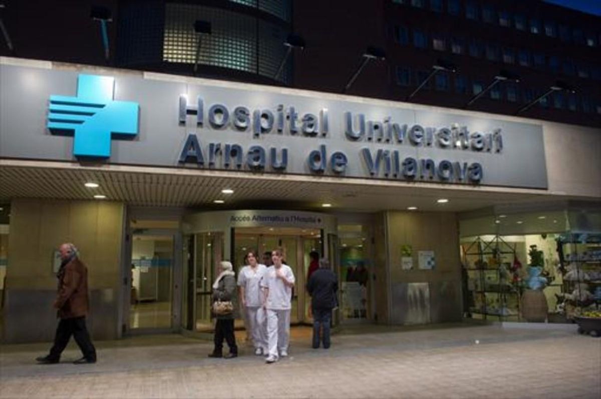 Entrada del Hospital Arnau de Vilanova. Entrada del Hospital Arnau de Vilanova.
