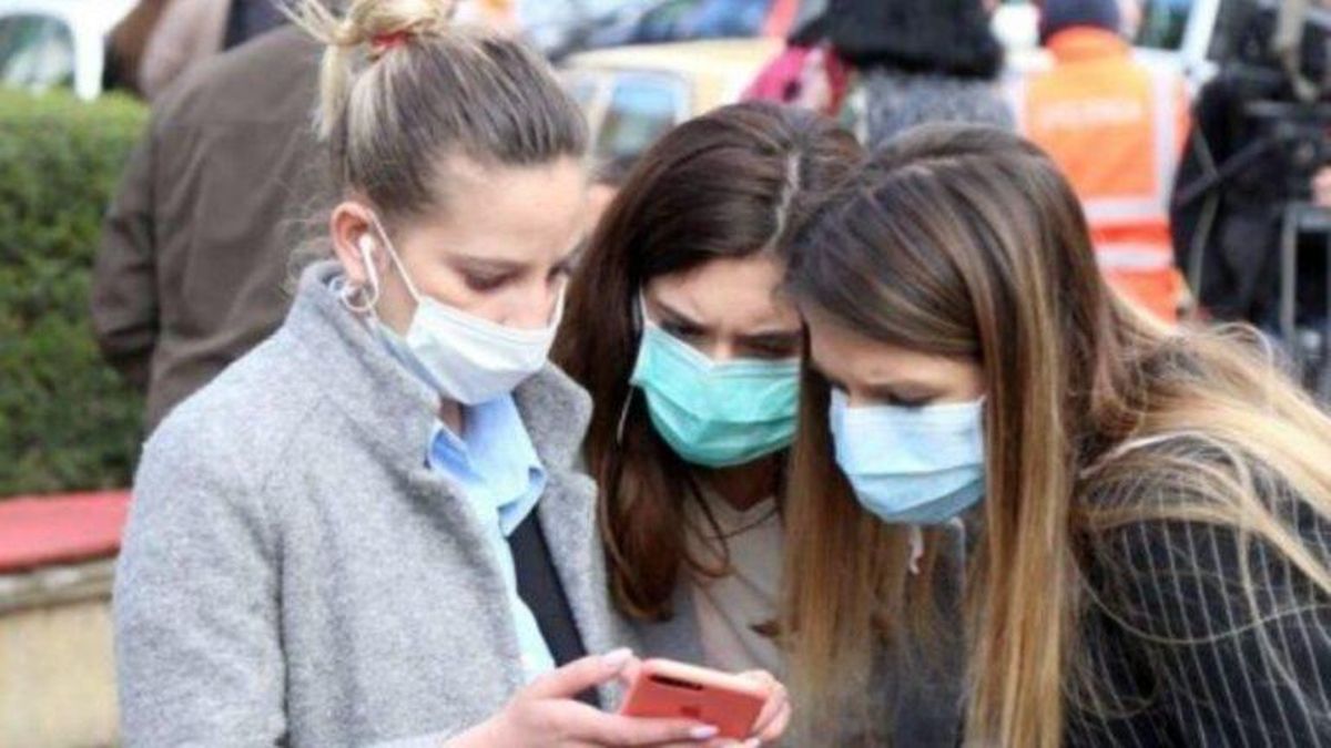 La pandemia se ceba con los más jóvenes: están tristes, cansados, irritables y se sienten solos La pandemia se ceba con los más jóvenes: están tristes, cansados, irritables y se sienten solos