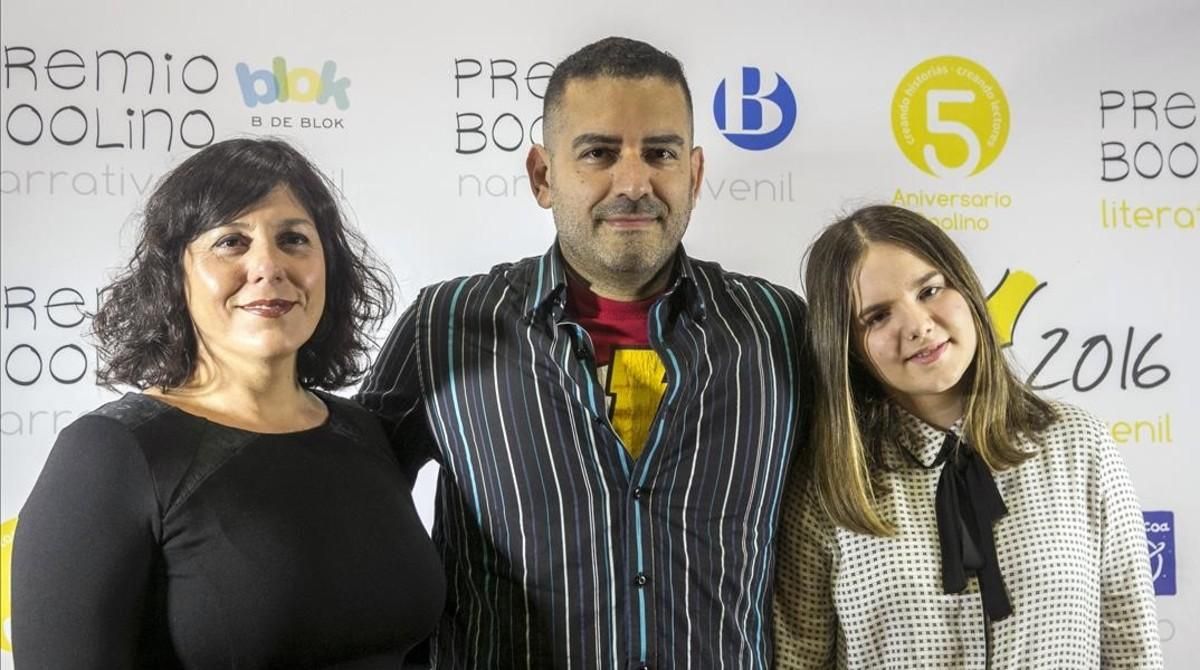 Los ganadores de los premios Boolino: de izquierda a derecha, Eva Moreno, Canizales y Rebeca Álvarez. Los ganadores de los premios Boolino: de izquierda a derecha, Eva Moreno, Canizales y Rebeca Álvarez.