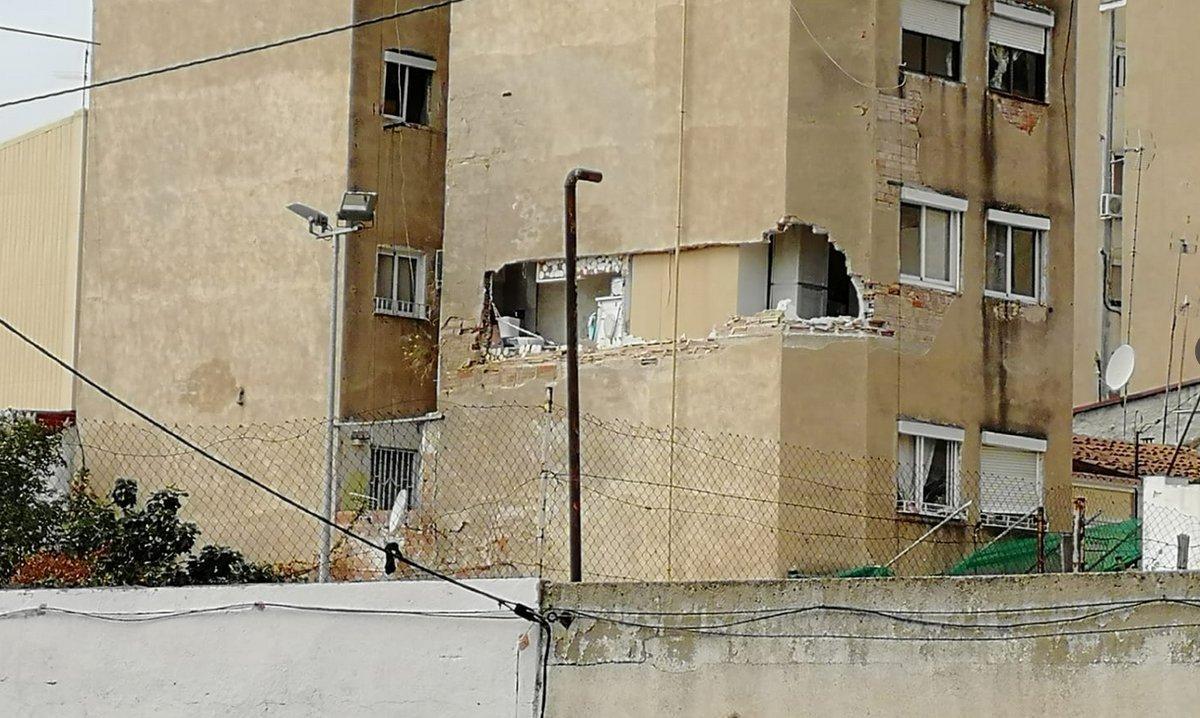 Desallotjades 16 finques de Badalona pròximes a un edifici que amenaça demolició