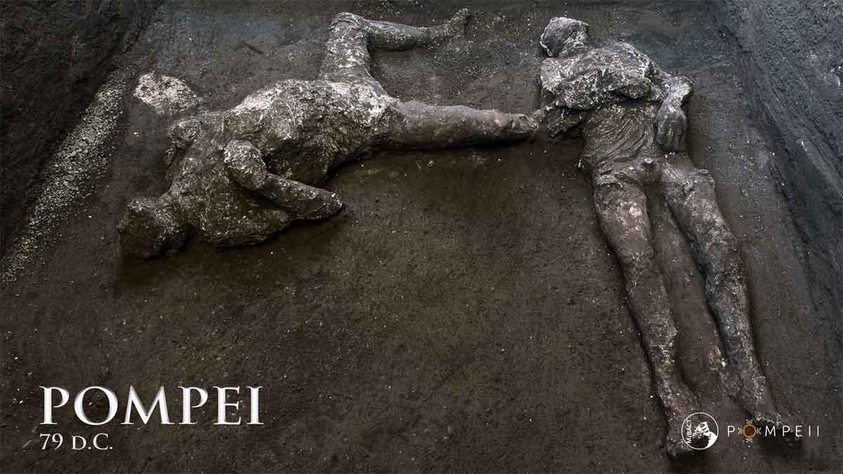 Los arqueólogos descubren los restos de dos nuevos cuerpos y reconstruyen en moldes de yeso hasta el mínimo detalle de su anatomía y sus ropas