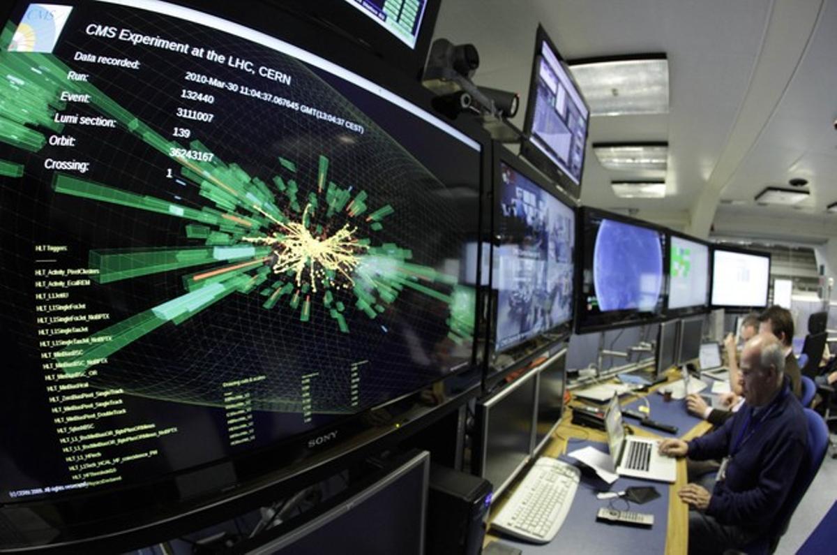 Una colisión de protones detectada en uno de los experimentos del LHC del CERN, en Ginebra.