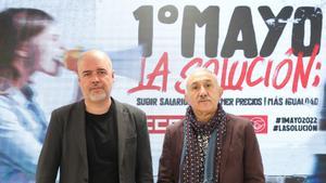 Los secretarios generales de CCOO y UGT, Unai Sordo y Pepe Álvarez, posan en una rueda de prensa con motivo de la celebración del Primero de Mayo