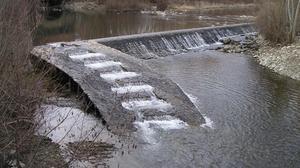 Escalera para facilitar el remonte de los peces en el río Ter a su paso por Ripoll, cerca de la zona de Agafallops.