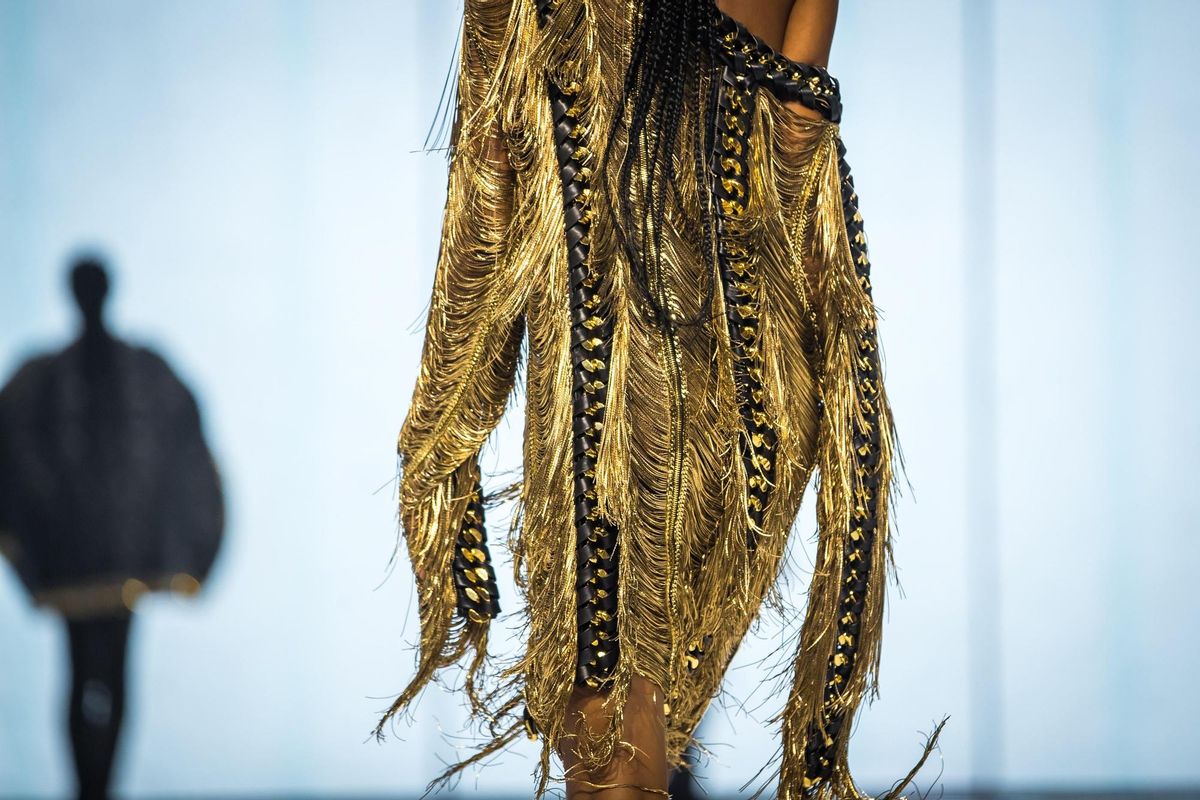 Balmain se suma a la tendencia de los flecos, en una foto de archivo. EFE/EPA/CHRISTOPHE PETIT TESSON Balmain se suma a la tendencia de los flecos, en una foto de archivo. EFE/EPA/CHRISTOPHE PETIT TESSON