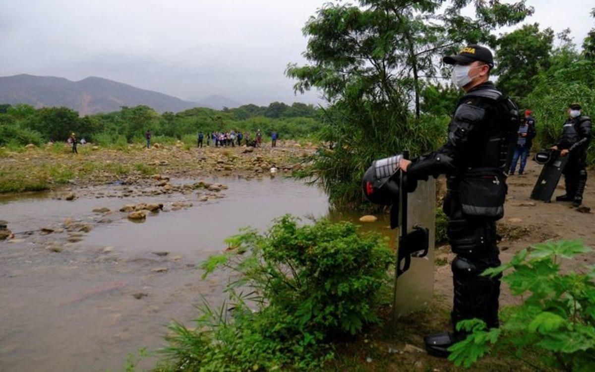 La Policía de Colombia investiga asesinatos masivos. La Policía de Colombia investiga asesinatos masivos.