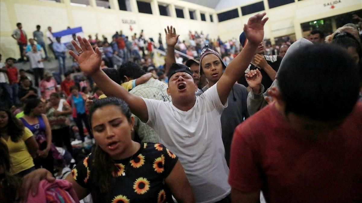 La marxa d'hondurenys manté el seu viatge als EUA malgrat les amenaces de Trump La marxa d'hondurenys manté el seu viatge als EUA malgrat les amenaces de Trump