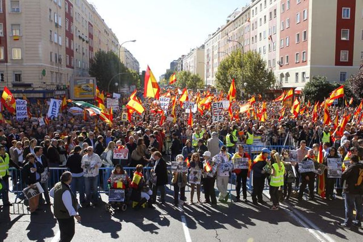 Concentración organizada hoy en Madrid por la asociación Voces contra el Terrorismo. Concentración organizada hoy en Madrid por la asociación Voces contra el Terrorismo.