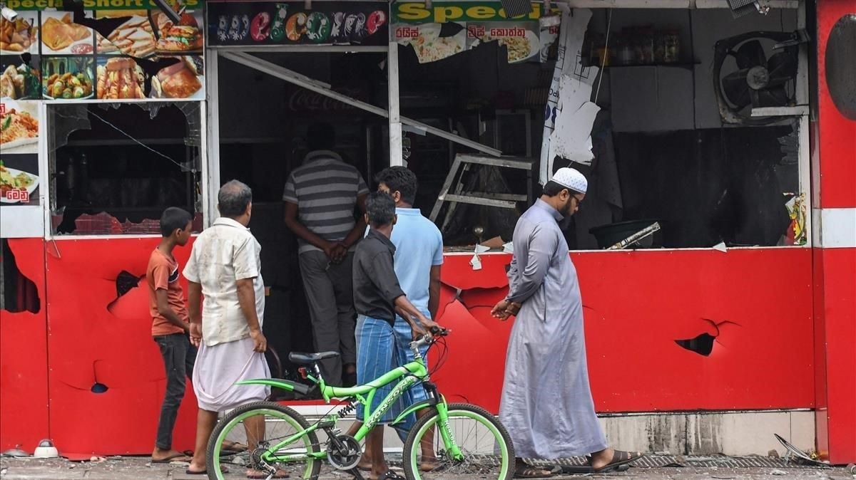 Imagen de una de las tiendas atacadas durante el brote de violencia contra musulmanes en Sri Lanka. Imagen de una de las tiendas atacadas durante el brote de violencia contra musulmanes en Sri Lanka.