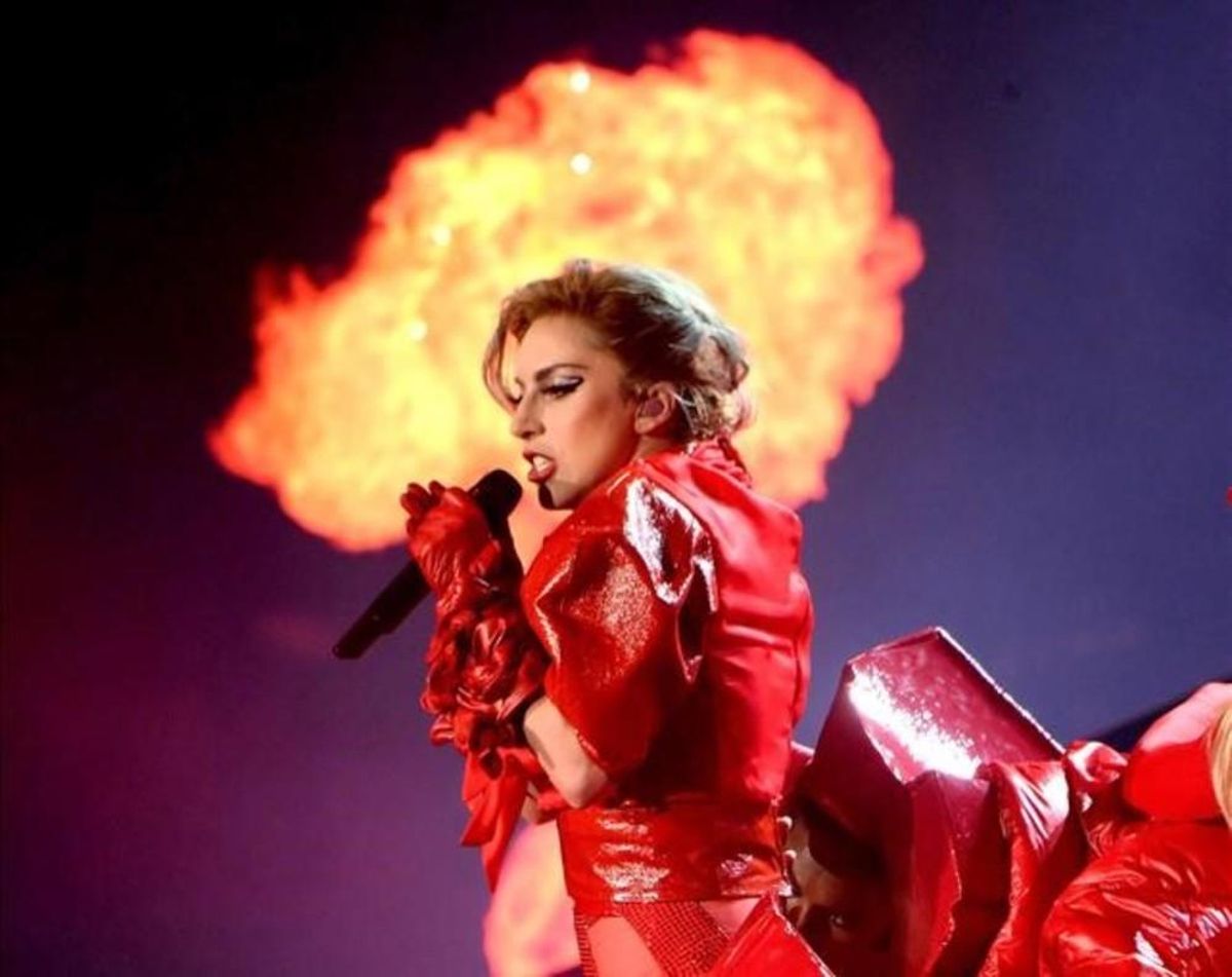 Lady Gaga, en un momento de su actuación en Inglewood (California). Lady Gaga, en un momento de su actuación en Inglewood (California).