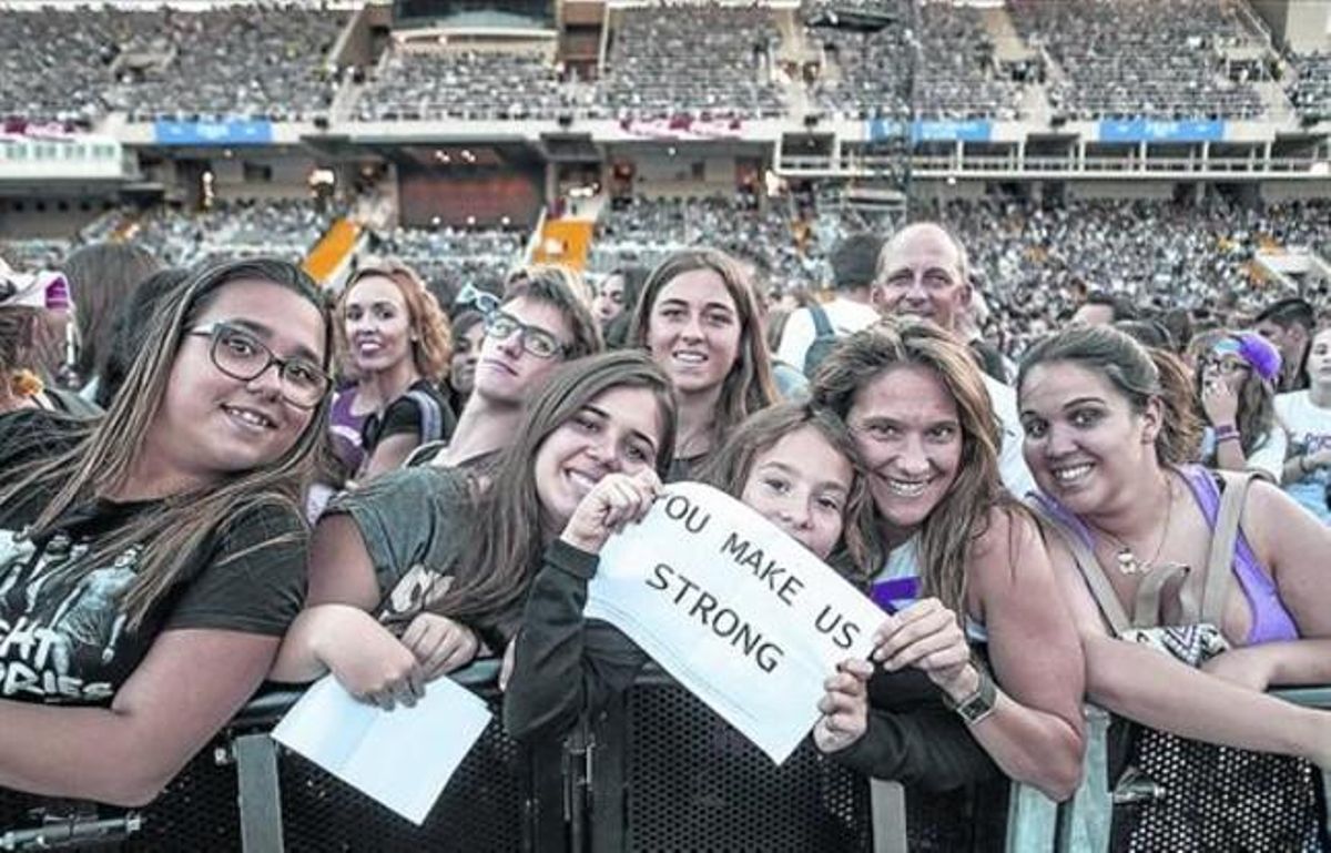 El público joven vibró con la banda angloirlandesa, anoche en Barcelona. El público joven vibró con la banda angloirlandesa, anoche en Barcelona.