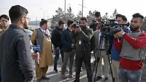 Un periodista informando para la cadena alemana desde Afganistán - AFP