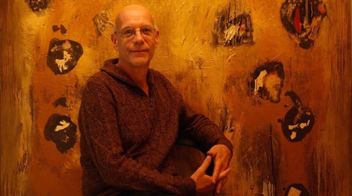 Geert Lovink: "La idea de Facebook como comunidad es de chiste" Geert Lovink: "La idea de Facebook como comunidad es de chiste"
