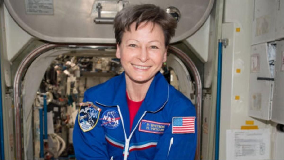 Peggy Whitson, en una estación espacial Peggy Whitson, en una estación espacial