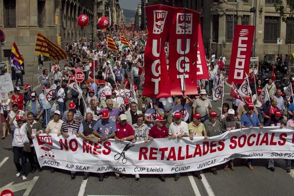 Cabecera de la manifestacion contra los recortes del Govern celebrada en Barcelona, hoy. Cabecera de la manifestacion contra los recortes del Govern celebrada en Barcelona, hoy.
