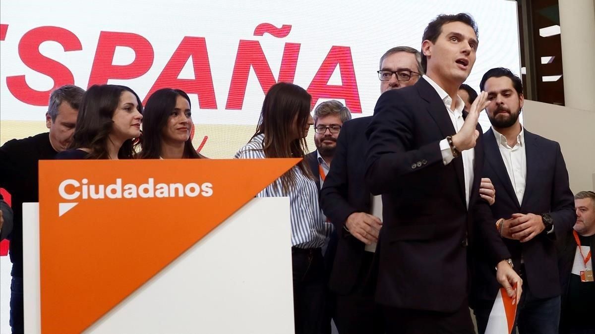 Rivera ha propuesto la convocatoria de un congreso extraordinario tras asumir los malos resultados del partido. Rivera ha propuesto la convocatoria de un congreso extraordinario tras asumir los malos resultados del partido.