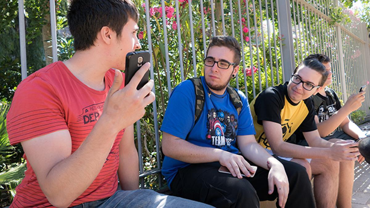 La nueva aplicación de Nintendo desata la locura entre los jóvenes de Barcelona