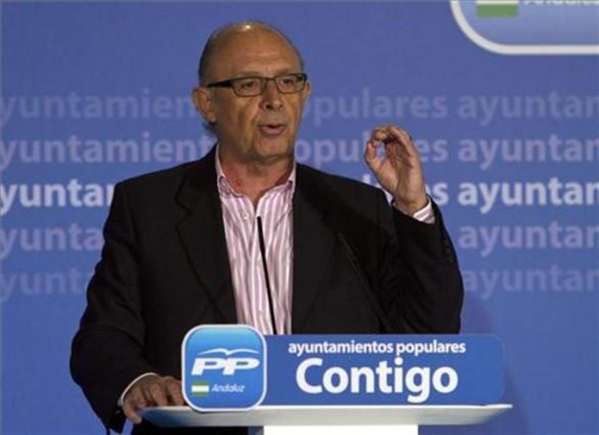 Cristóbal Montoro, durante su intervención en Jerz esta mañana. EFE Cristóbal Montoro, durante su intervención en Jerz esta mañana. EFE