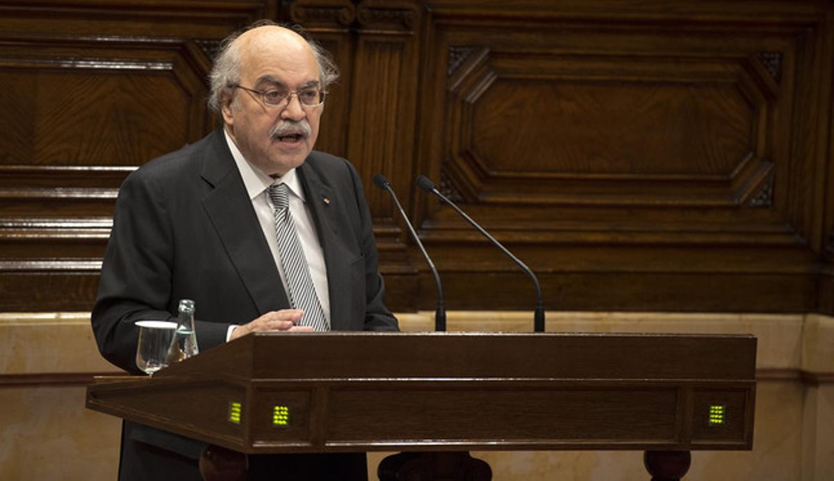 El ’conseller’ de Economia, Andreu Mas-Colell, durante su intervención en el Parlament.