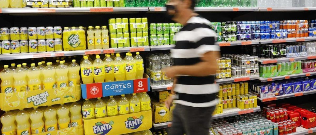 El polèmic IVA dels refrescos: la coca-cola ‘zero’ és un 38% més cara que la cervesa