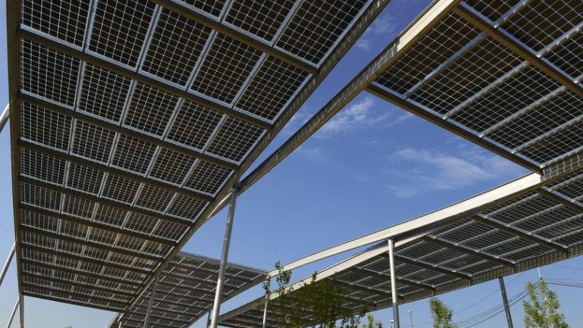El Govern apuesta por la instalación de placas fotovoltaicas en zonas industriales y espacios degradados