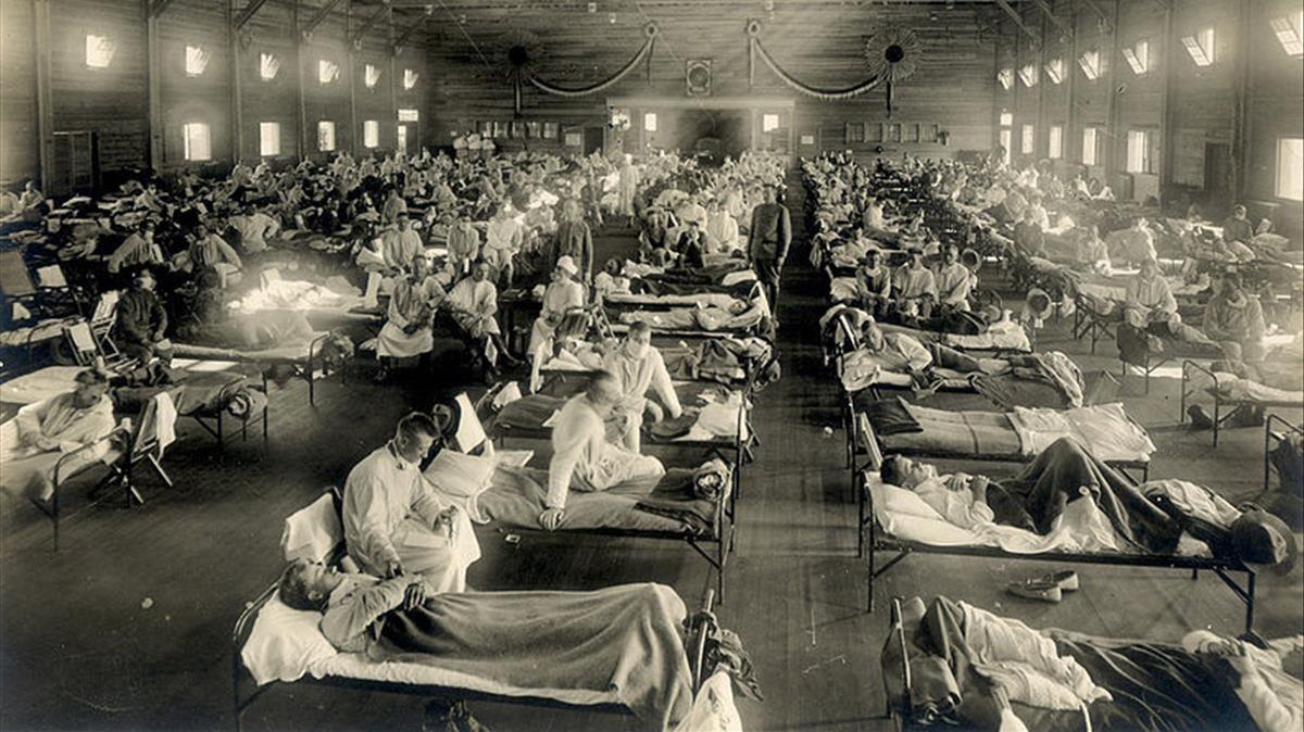 Hospital de emergencia en Camp Funston, en Kansas, durante la gripe pandémica de 1918. 