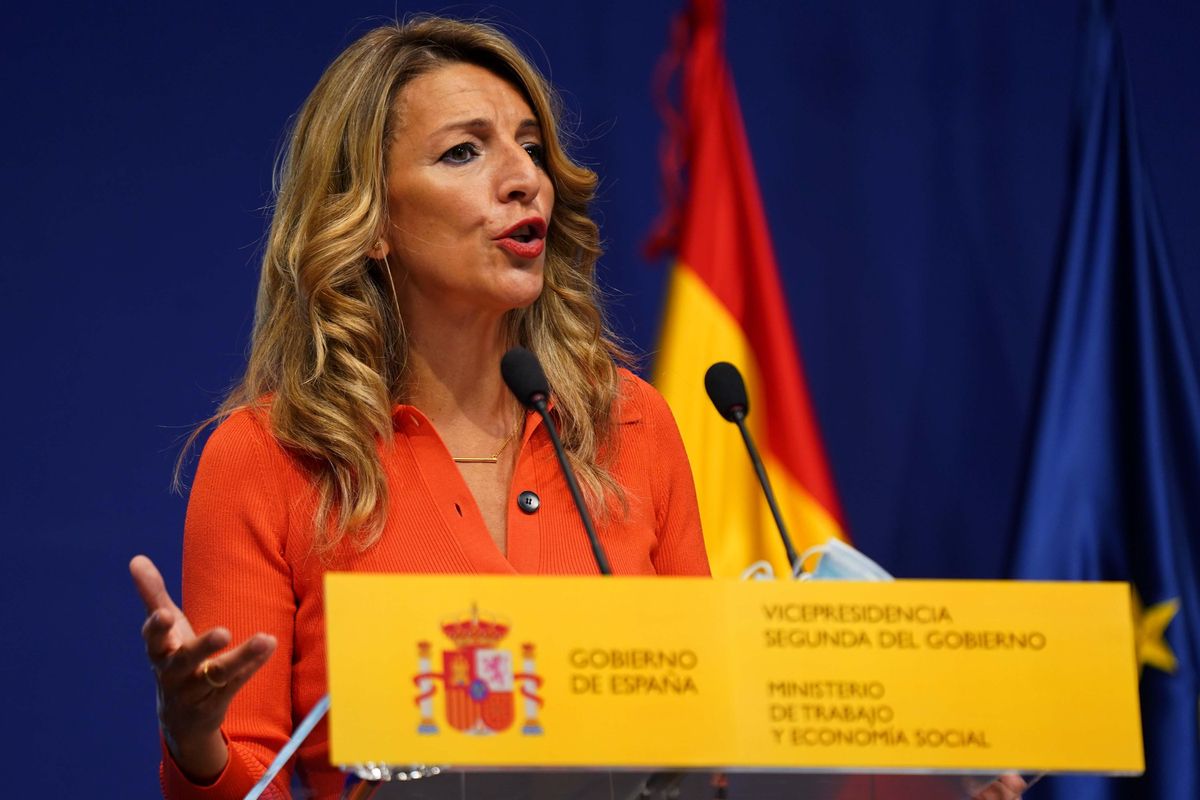 La vicepresidenta segunda y ministra de Trabajo y Economía Social Yolanda Diaz junto al Director General del Organismo Estatal de inspección de trabajo y seguridad Social Hector Illueca presentan el Plan de la Inspección de Trabajo contra el golpe de calor. La vicepresidenta segunda y ministra de Trabajo y Economía Social Yolanda Diaz junto al Director General del Organismo Estatal de inspección de trabajo y seguridad Social Hector Illueca presentan el Plan de la Inspección de Trabajo contra el golpe de calor.
