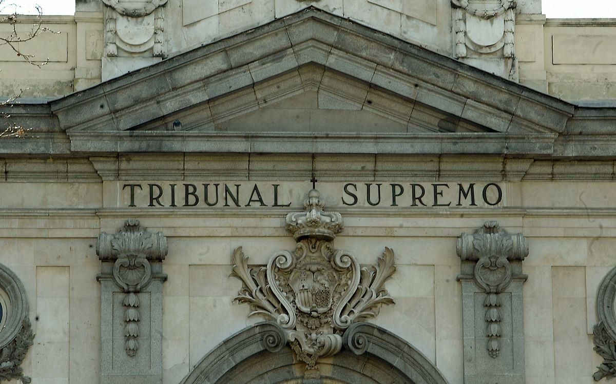 Fachada del Tribunal Supremo. Fachada del Tribunal Supremo.