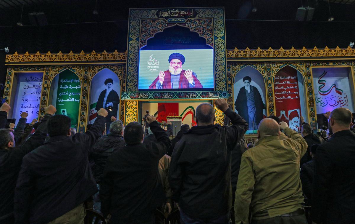 Simpatizantes de Hizbulá conmemoran el 40 aniversario de la Revolución Islámica