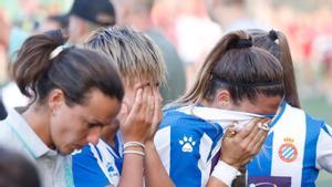 Las jugadoras del Espanyol lloran la última derrota.