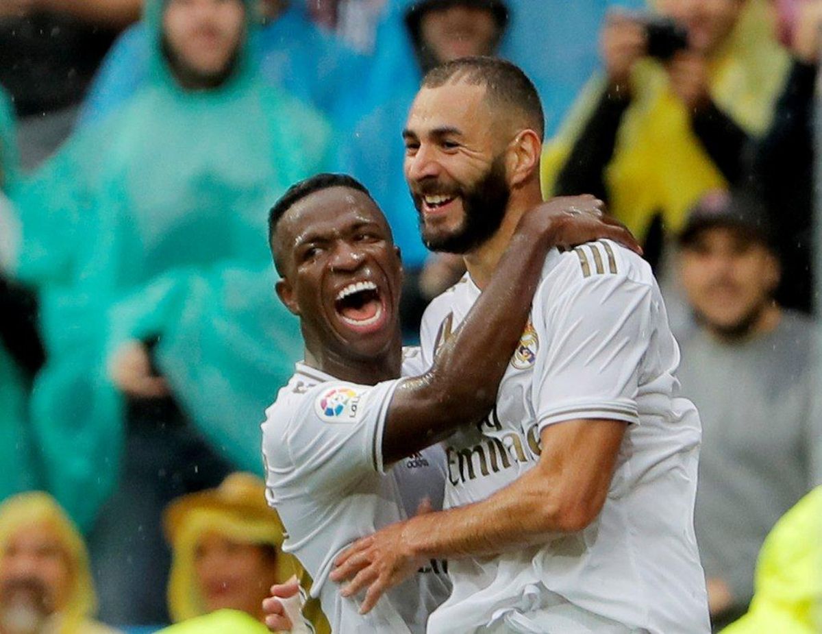 Benzema (d) y Vinicius celebran un gol. Benzema (d) y Vinicius celebran un gol.