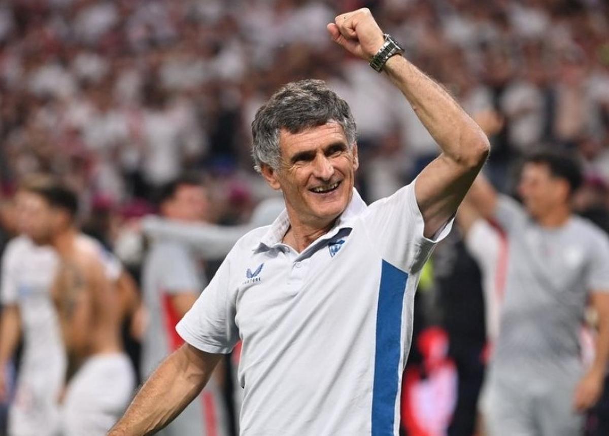 Tombarelles, cartes i pulles: Mendilibar, un «entrenador de mil dimonis» que fa una altra vegada campió el Sevilla Tombarelles, cartes i pulles: Mendilibar, un «entrenador de mil dimonis» que fa una altra vegada campió el Sevilla