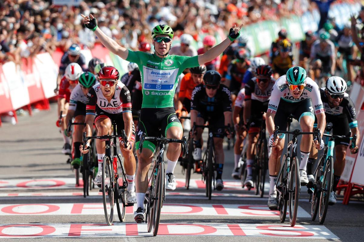 Fabio Jakobsen se anota la tercera victoria en la Vuelta 2021.
