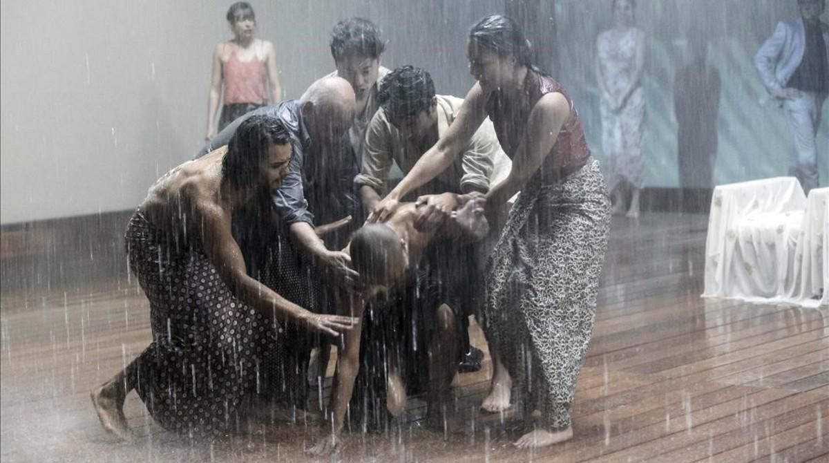 Una escena de ’De stille kracht’ (La força oculta) que recala el 2 y el 3 de julio en el Teatre Lliure de Montjuïc. Una escena de ’De stille kracht’ (La força oculta) que recala el 2 y el 3 de julio en el Teatre Lliure de Montjuïc.