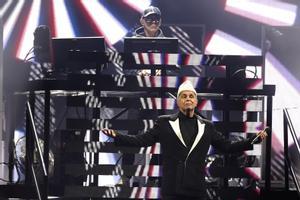 La banda británica Pet Shop Boys durante su concierto en el Primavera Sound de Madrid.